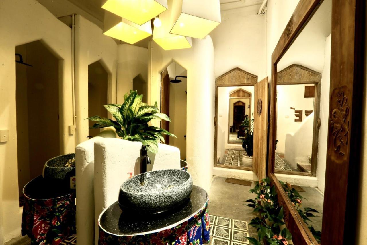Diamond Dorm Vietnam Hostel Hanoi Buitenkant foto